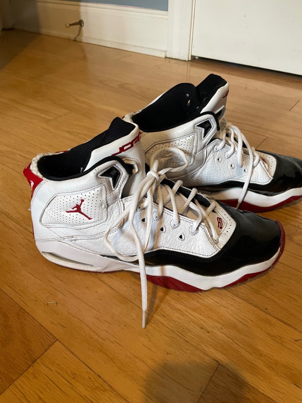 Jordan Nike air b’loyal High-Top Sneakers in White/Black/Red men’s size 10